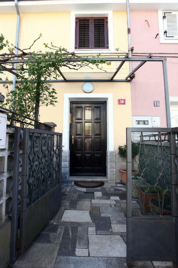 Apartment Svobode Izola Eksteriør billede